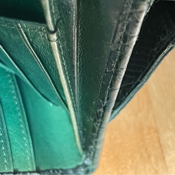Abas Avatar Alligator embossed green leather trifold wallet/organizer - Picture 15 of 16